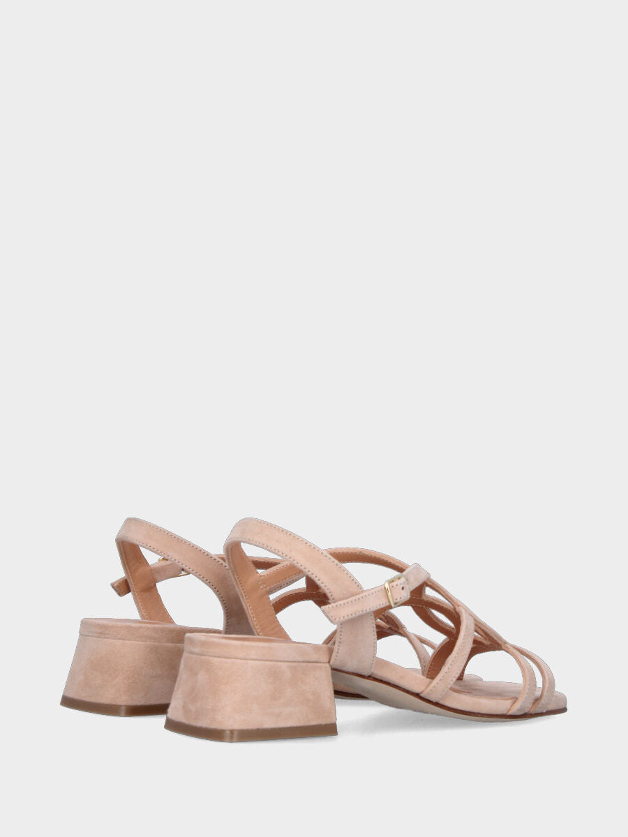Sandalo in camoscio beige con listini a otto e tacco a blocco