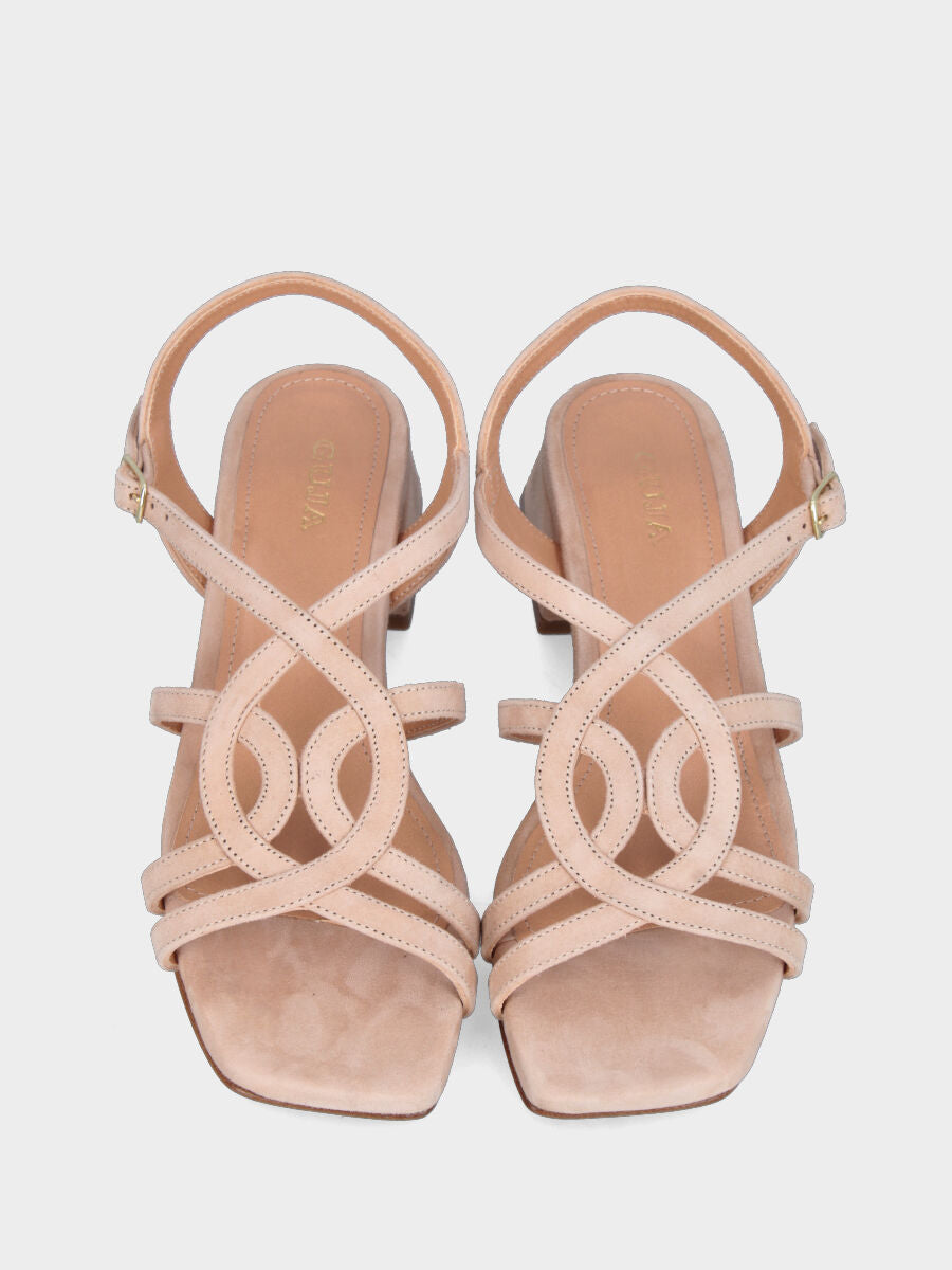 Sandalo in camoscio beige con listini a otto e tacco a blocco