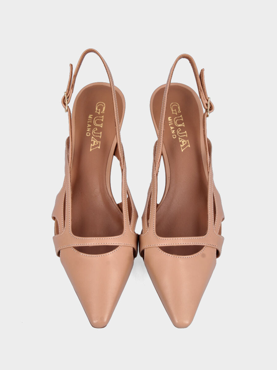 Slingback in nappa beige con tomaia sovrapposta e tacco a calice