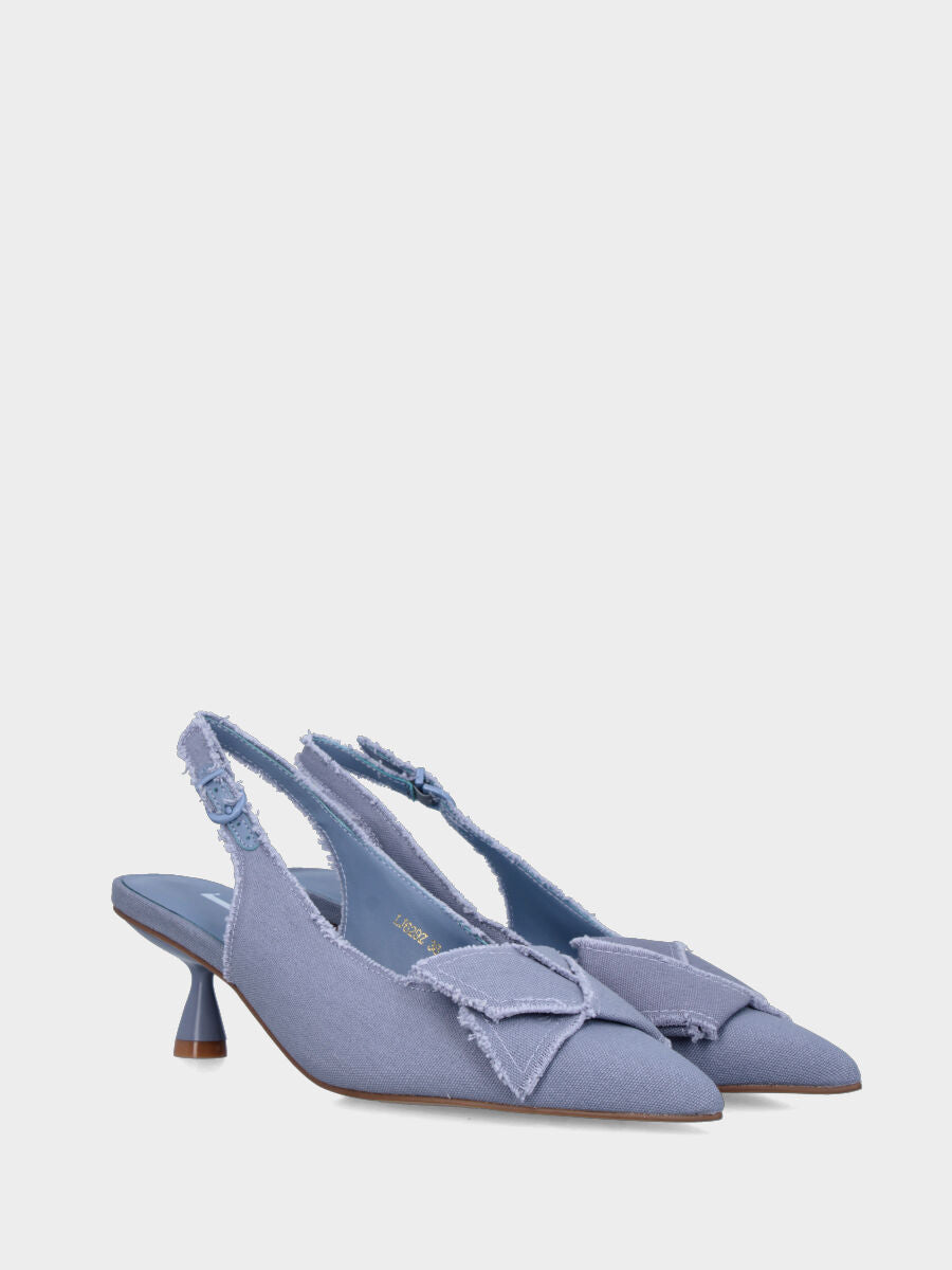 Slingback in tessuto celeste con fiocco sullo scollo e tacco a calice