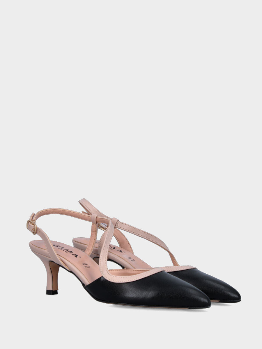 Slingback in nappa nera con cinturino a contrasto e tacco a calice