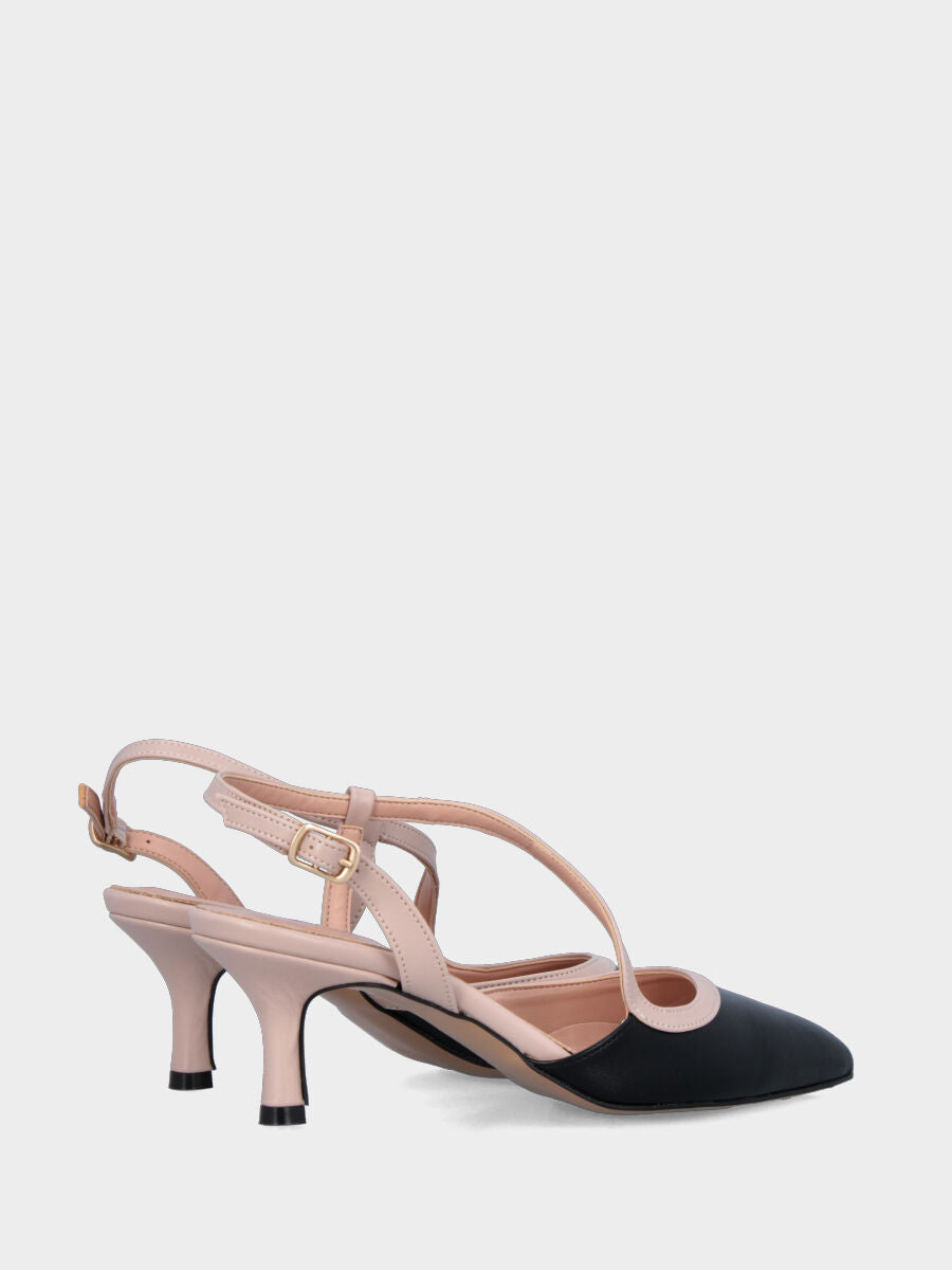 Slingback in nappa nera con cinturino a contrasto e tacco a calice