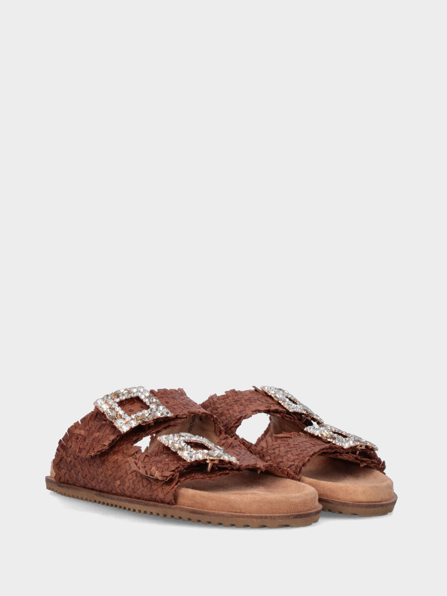 Sandalo monoblocco in vitello rosso con fascia ripiegata