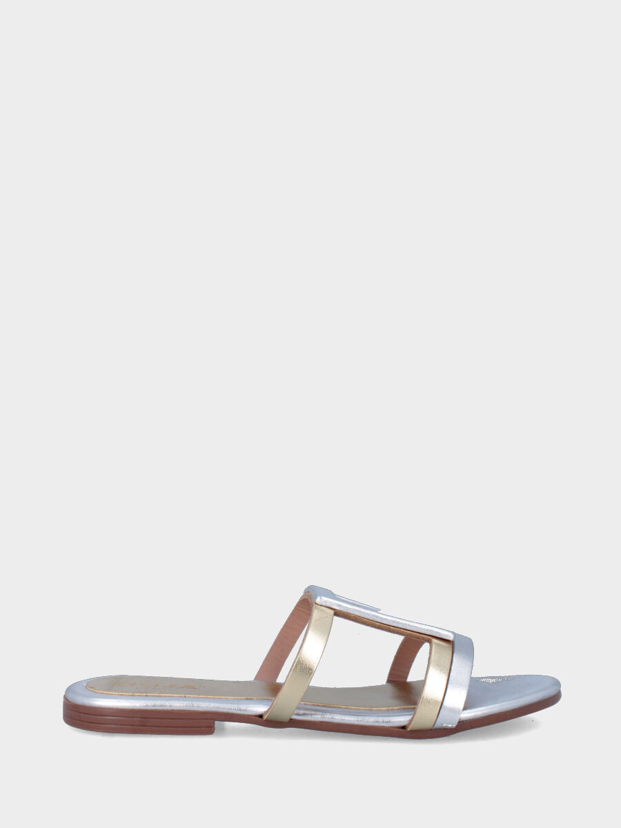 Sandalo monoblocco in vitello rosso con fascia ripiegata