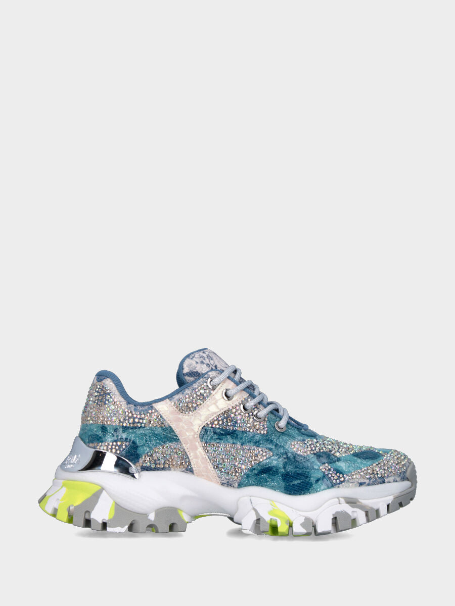 Sneaker in tessuto azzurro con cristalli e dettagli fantasia