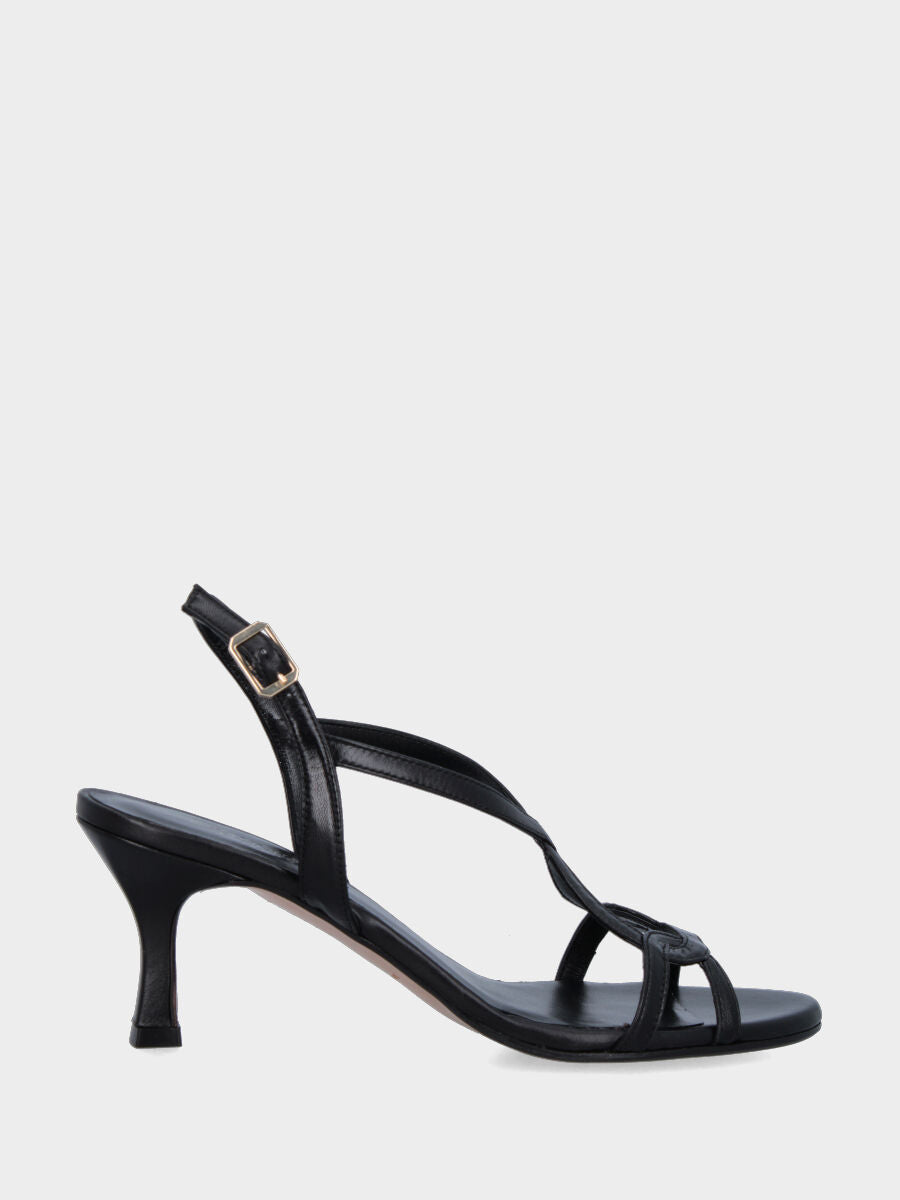 Sandalo in vitello nero con listini arcuati e tacco a calice