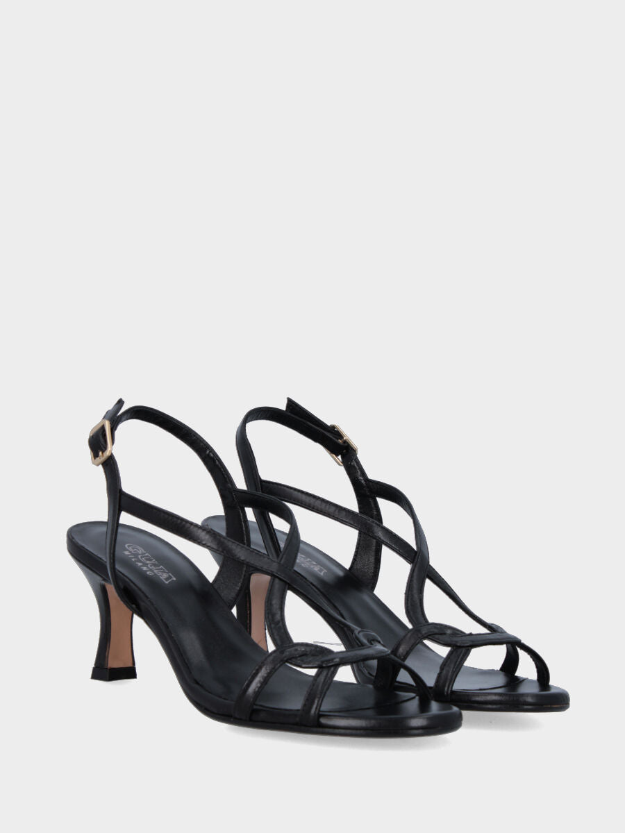 Sandalo in vitello nero con listini arcuati e tacco a calice