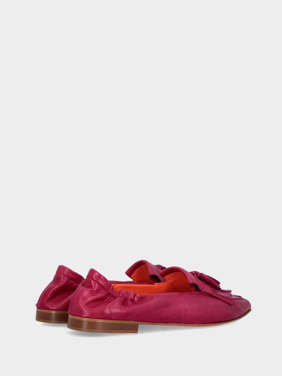 Mocassino in nappa ciliegia con frangia e nappine