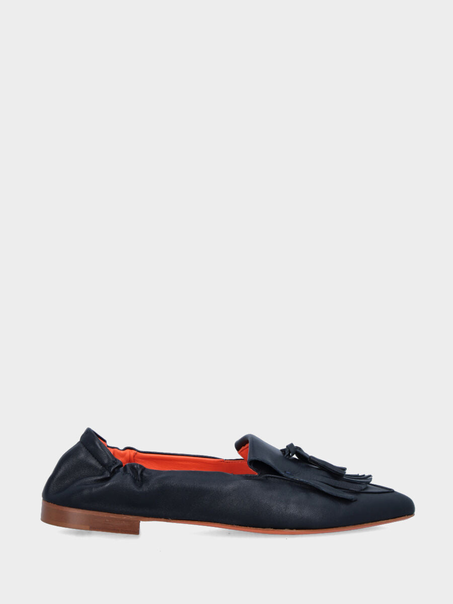 Mocassino in nappa blu con frangia e nappine