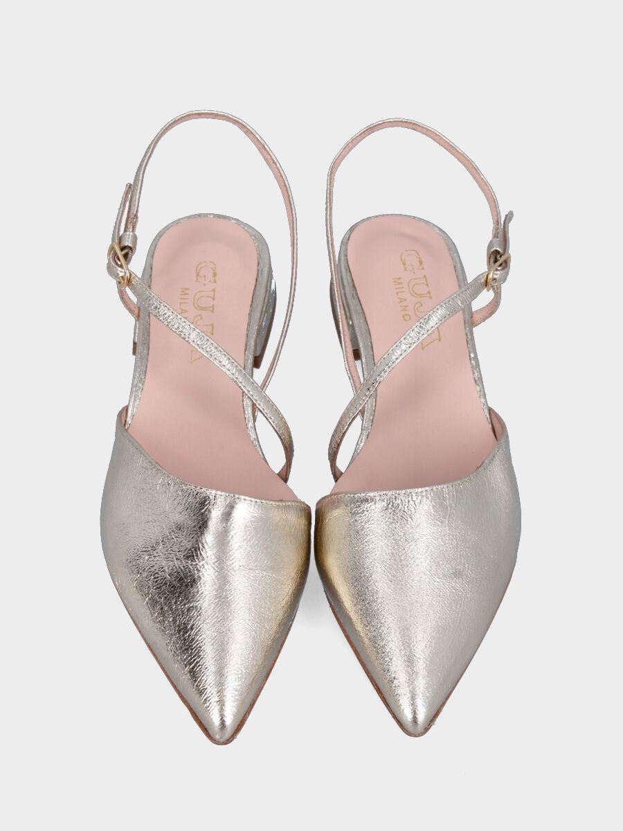 Slingback in laminato platino con cinturino trasversale