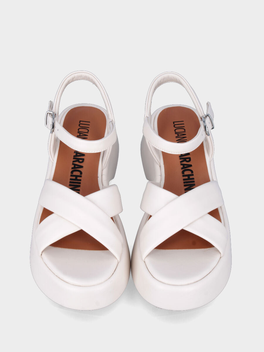 Sandalo platform in nappa bianco latte con fasce incrociate