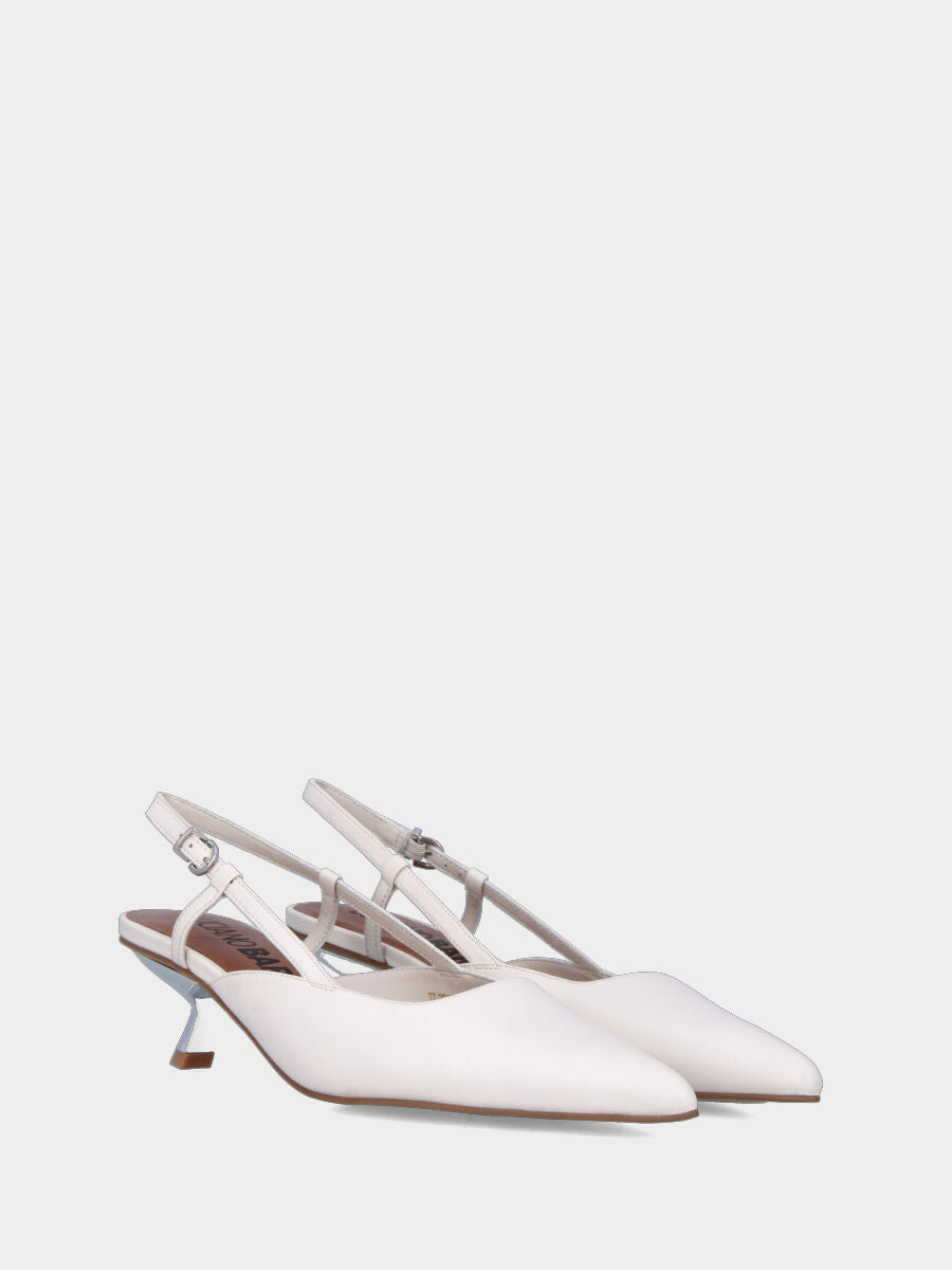 Slingback in nappa bianca con tacco a calice e listino avvolgente