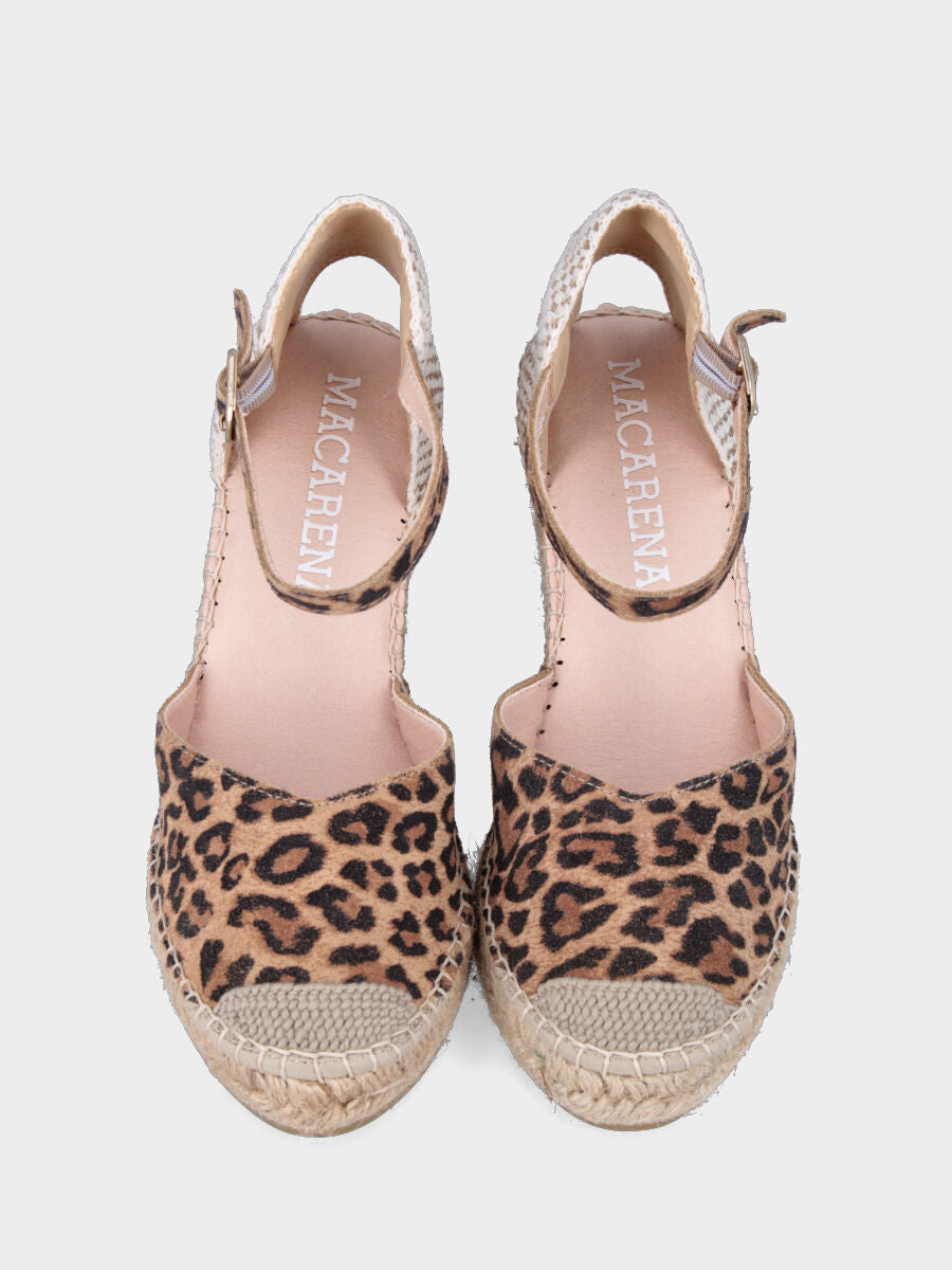 Campesina in camoscio leopardato con zeppa in corda