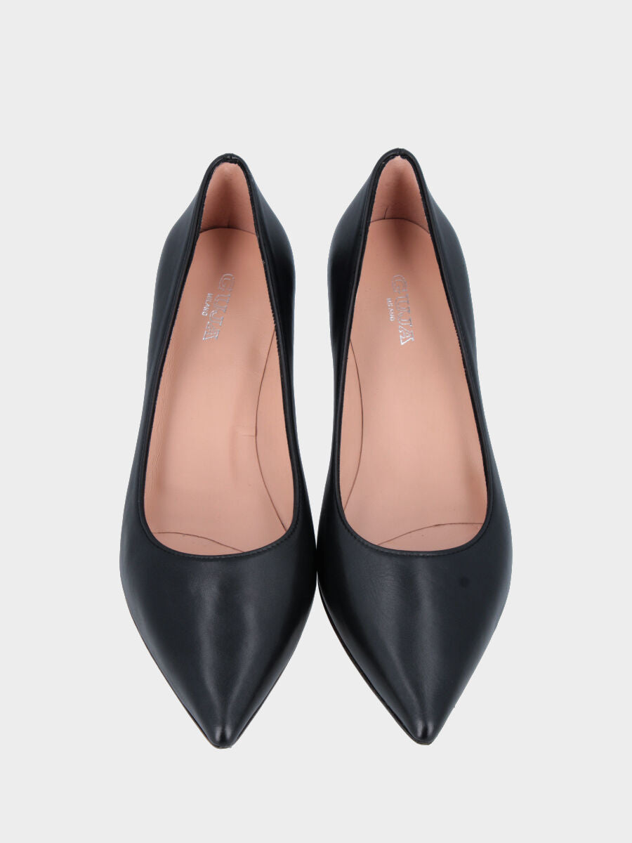 Décolleté in nappa nera con cucitura a sacchetto e tacco a calice