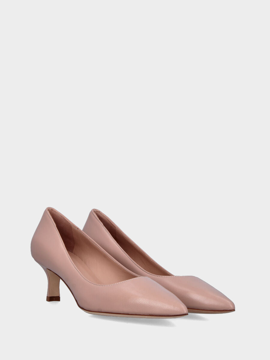 Décolleté in nappa beige con cucitura a sacchetto e tacco a calice