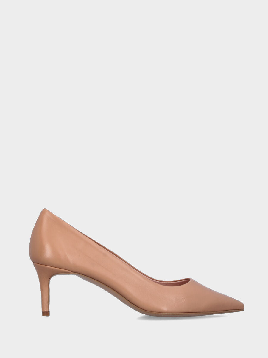 Décolleté in nappa beige con scollo tondo e tacco a calice