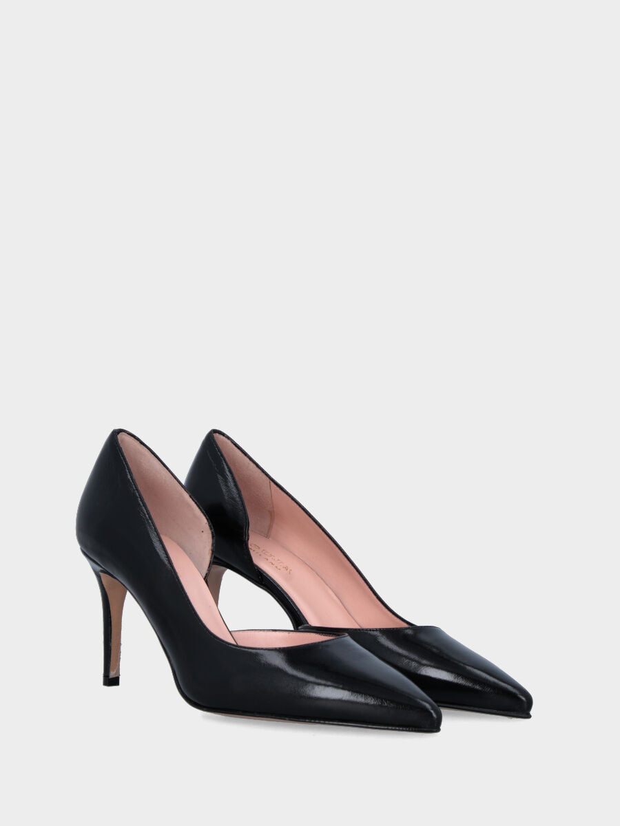 Décolleté in verlux nero con tacco a calice 80 mm e scollo asimmetrico