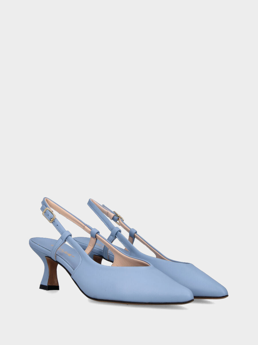 Slingback in nappa celeste con scollo a V e tacco a calice