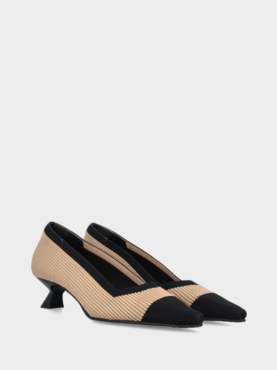 Décolleté in tessuto elasticizzato beige con punta e profili neri