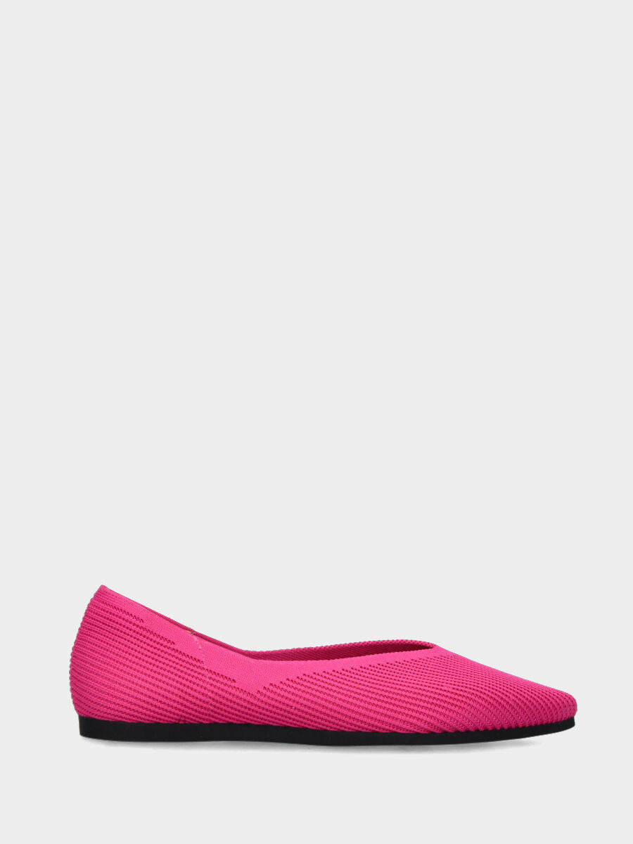 Ballerina in tessuto elasticizzato fucsia con scollo a V e punta sfilata