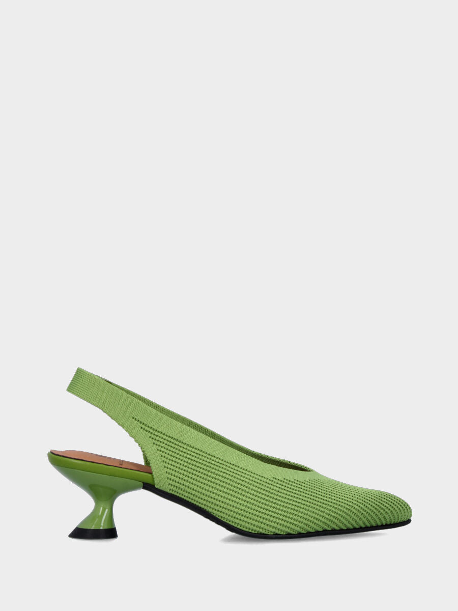 Slingback in tessuto elasticizzato verde con tacco a calice e scollo a V