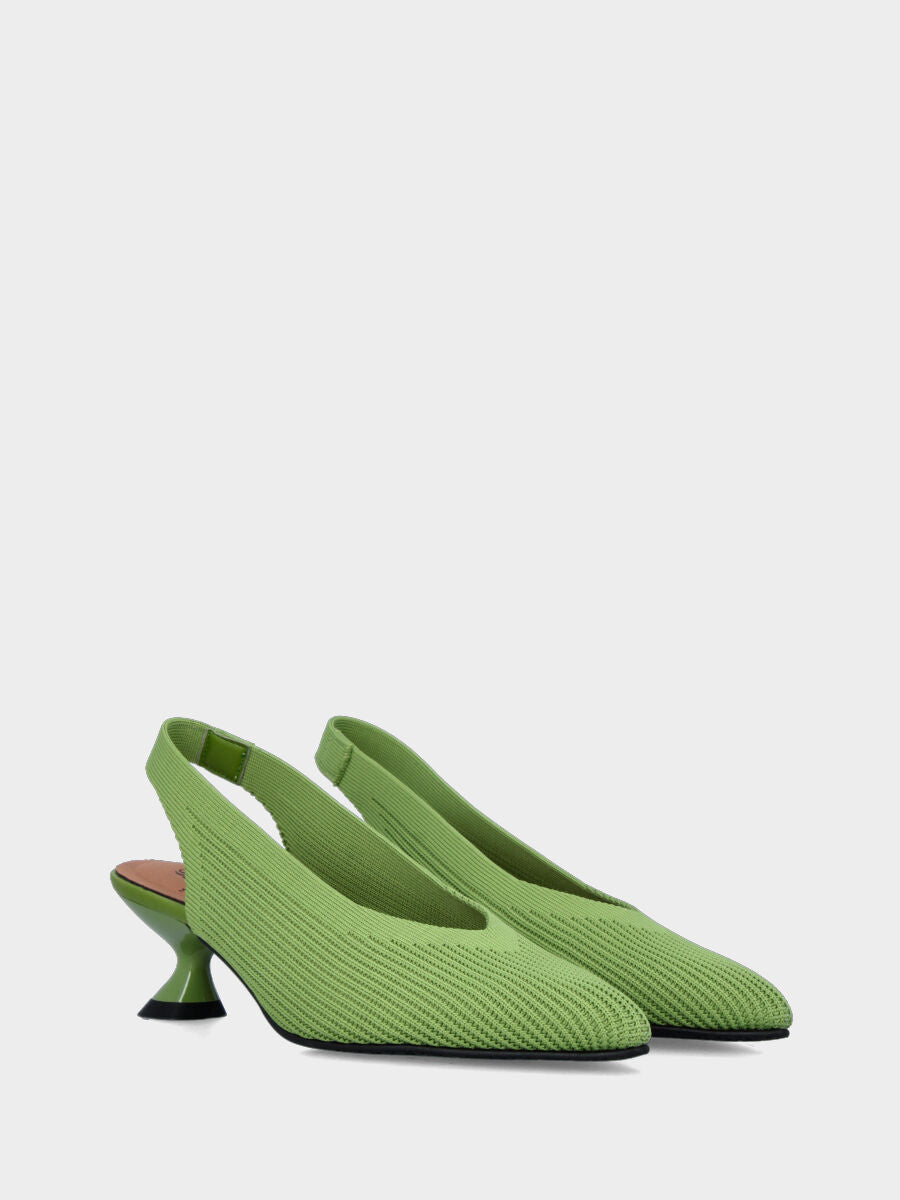 Slingback in tessuto elasticizzato verde con tacco a calice e scollo a V