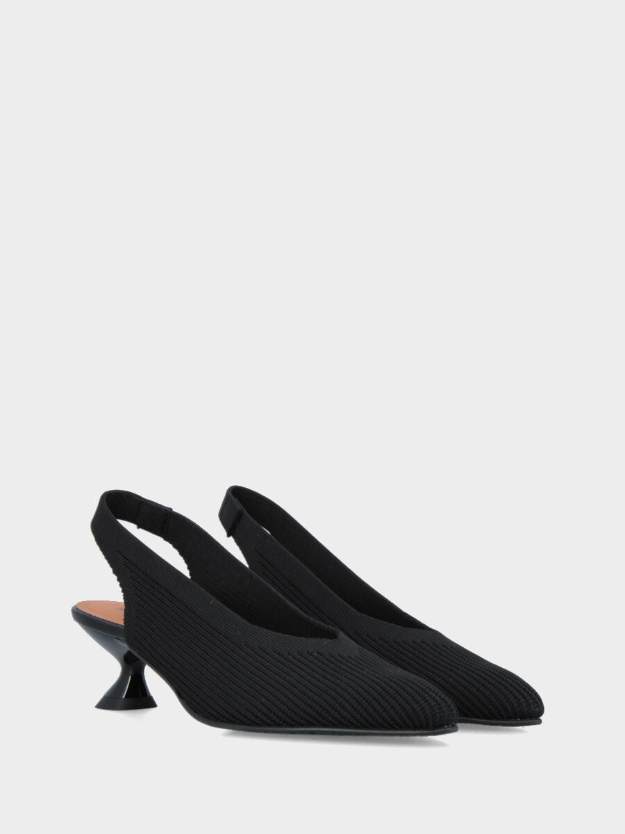 Slingback in tessuto elasticizzato nero con tacco a calice e scollo a V
