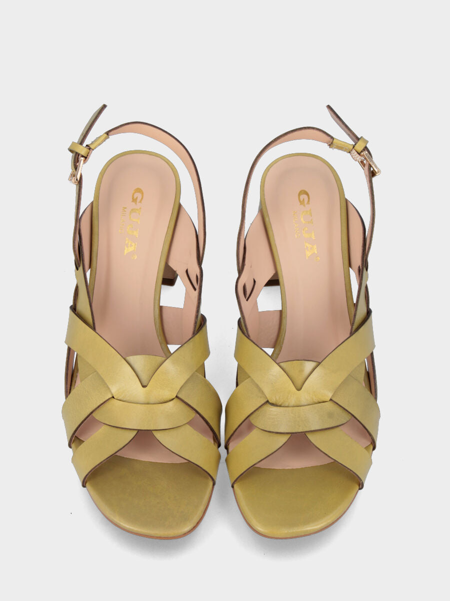 Sandalo in vitello verde con tacco largo a coda