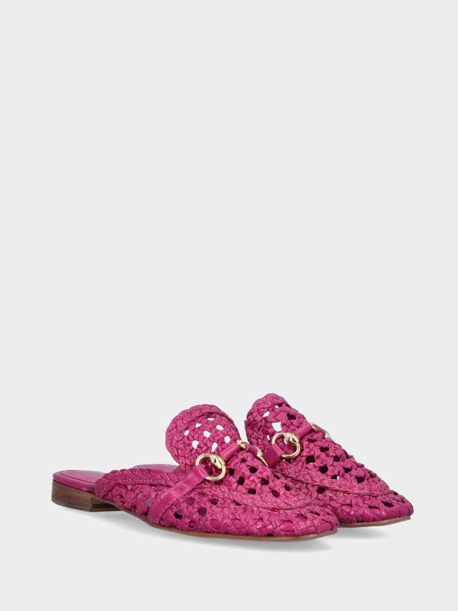 Sabot in nappa fucsia intrecciata con morsetto