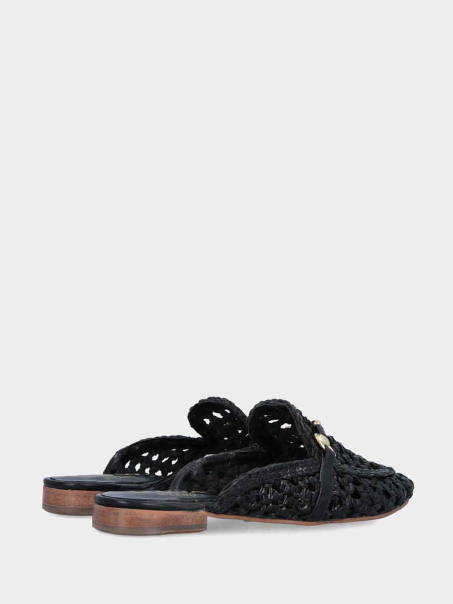 Sabot in nappa nera intrecciata con morsetto