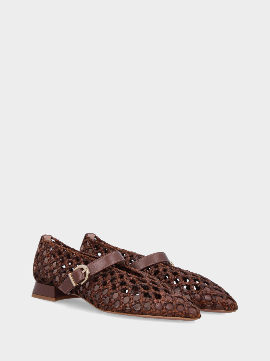 Ballerina Mary Jane in rafia marrone con forature