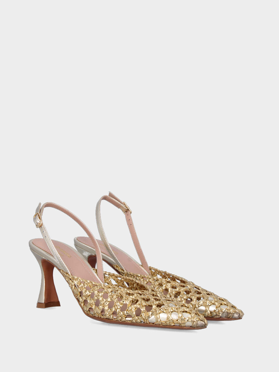 Slingback in rafia platino con intreccio traforato e tacco a calice
