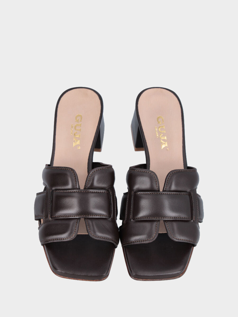 Mule en nappa marron foncé avec brides bombées et talon large