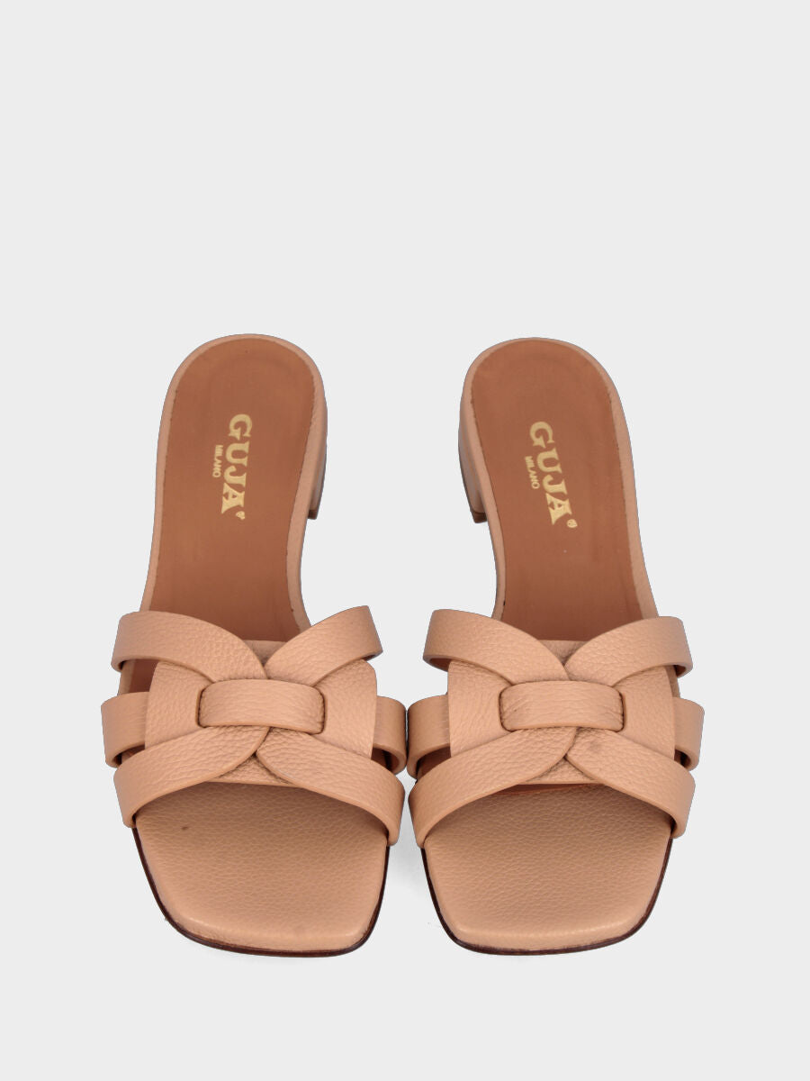 Ciabattina in vitello color cuoio con listini geometrici