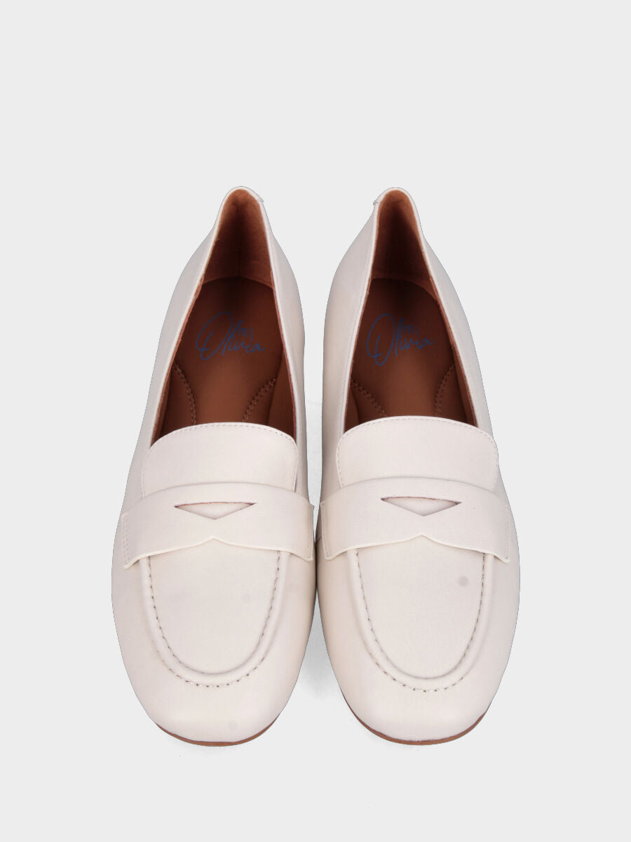 Mocassino in nappa bianco latte con bordino cucito e lavorazione a sacchetto