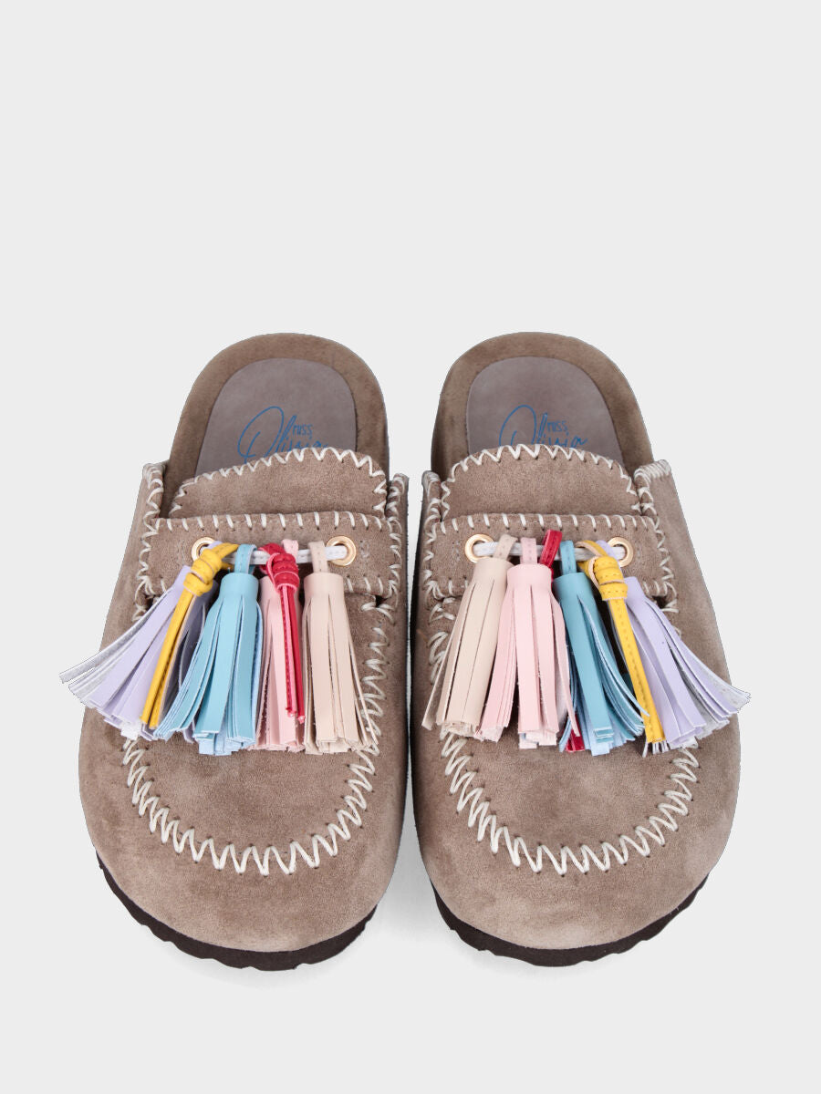 Ciabattone in velour taupe con fusbet interno e nappine multicolor