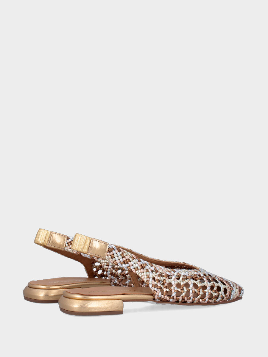 Slingback in laminato oro con tomaia multicolor intrecciata