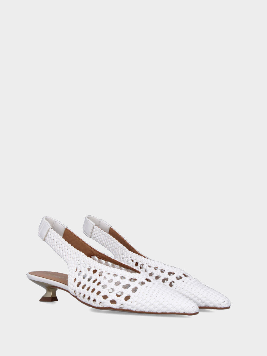 Slingback in nappa bianca con tomaia traforata e tacco rocchetto