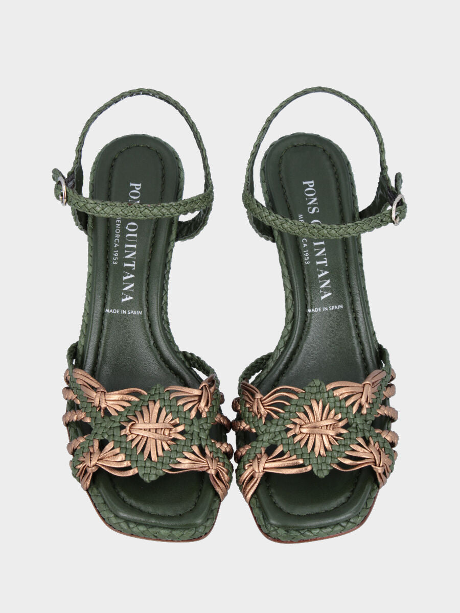 Sandalo in nappa verde con listini intrecciati e tacco a calice