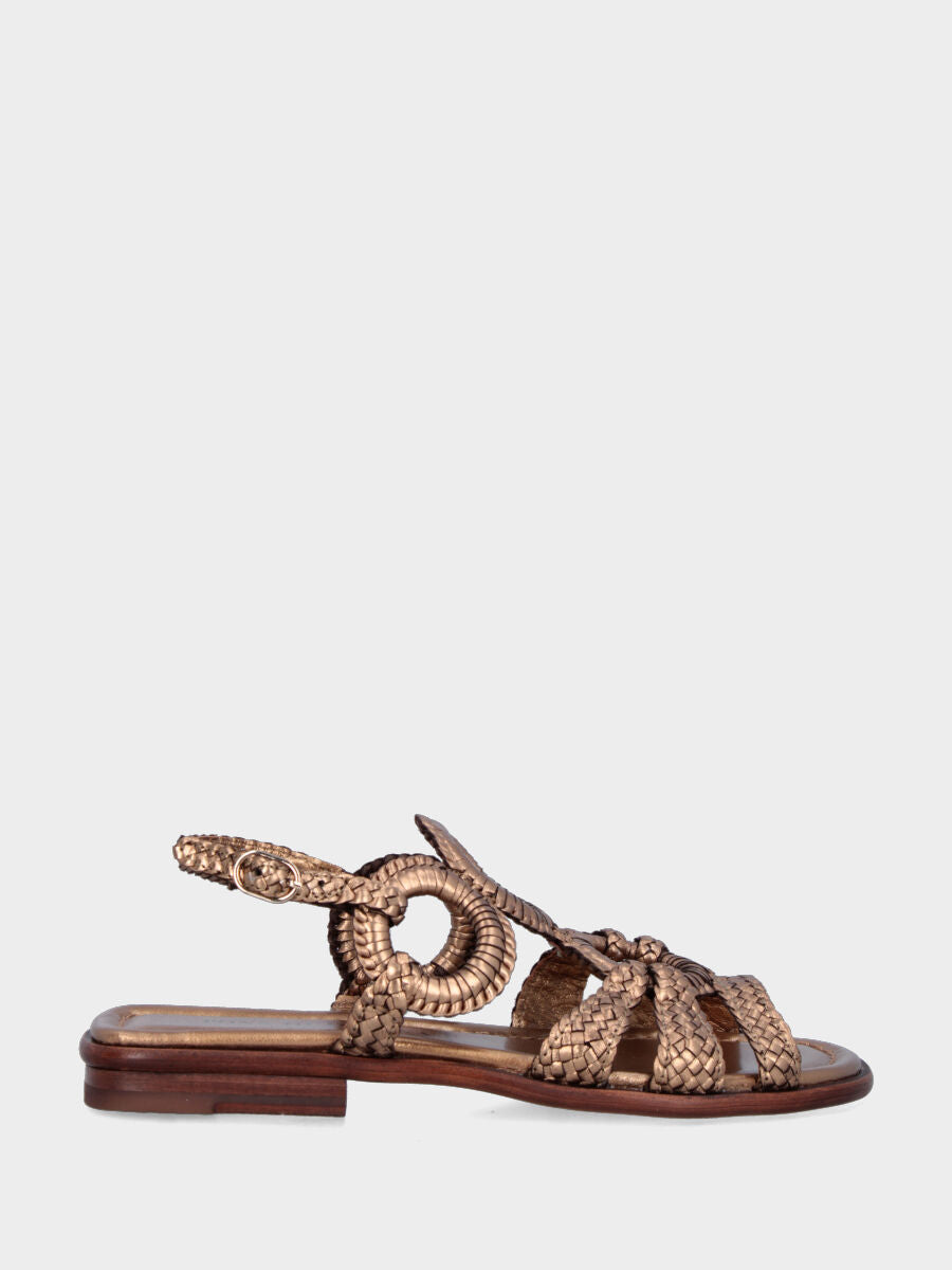 Sandalo in laminato bronzo con intrecci e cerchi ornamentali