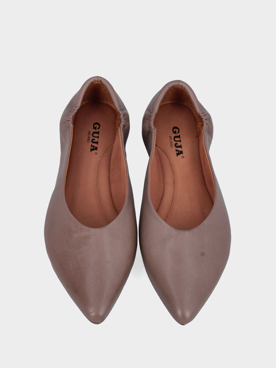 Ballerina in nappa taupe con arricciatura ed elastico alla caviglia
