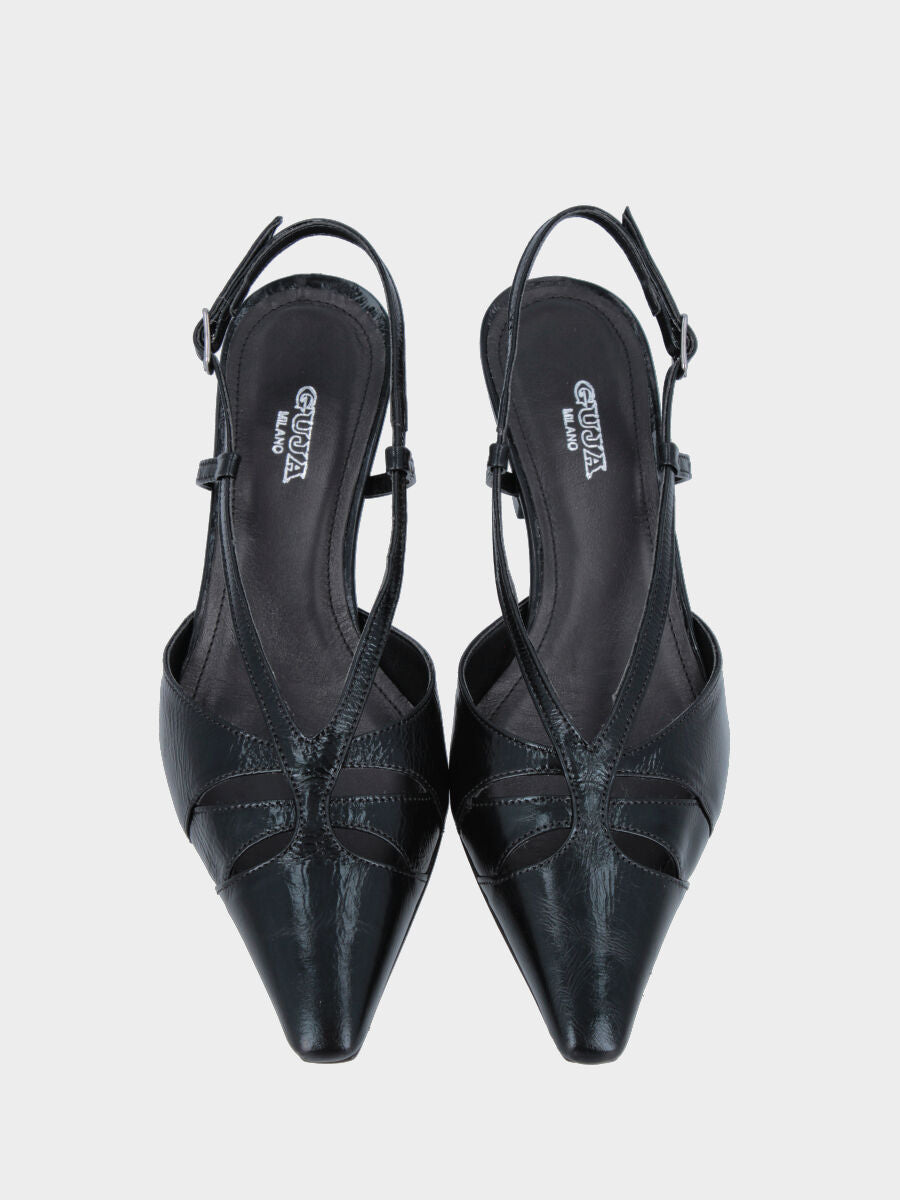 Slingback in verlux nero con intagli in pianta e listini a Y