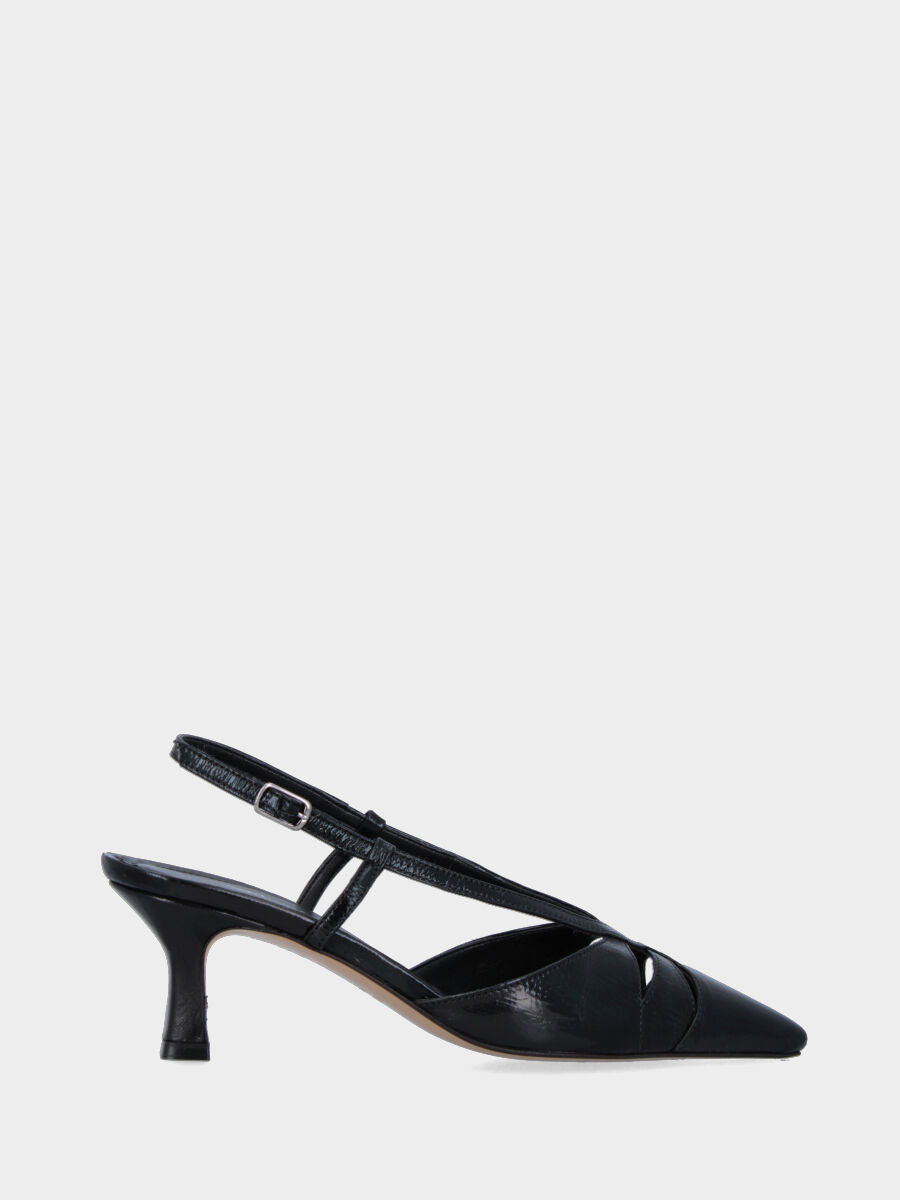 Slingback in verlux nero con intagli in pianta e listini a Y