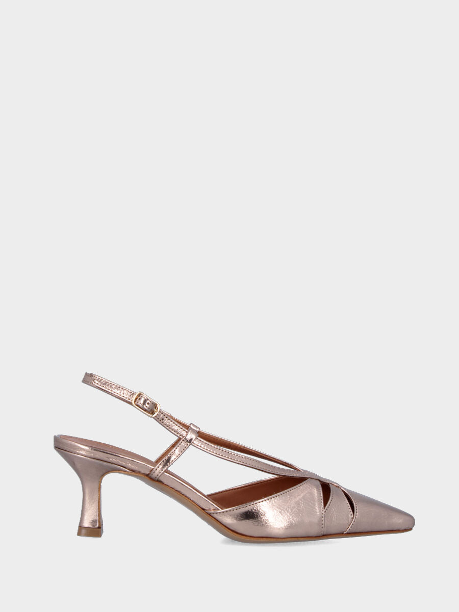 Slingback en laminé or avec découpes sur la plante et brides en Y