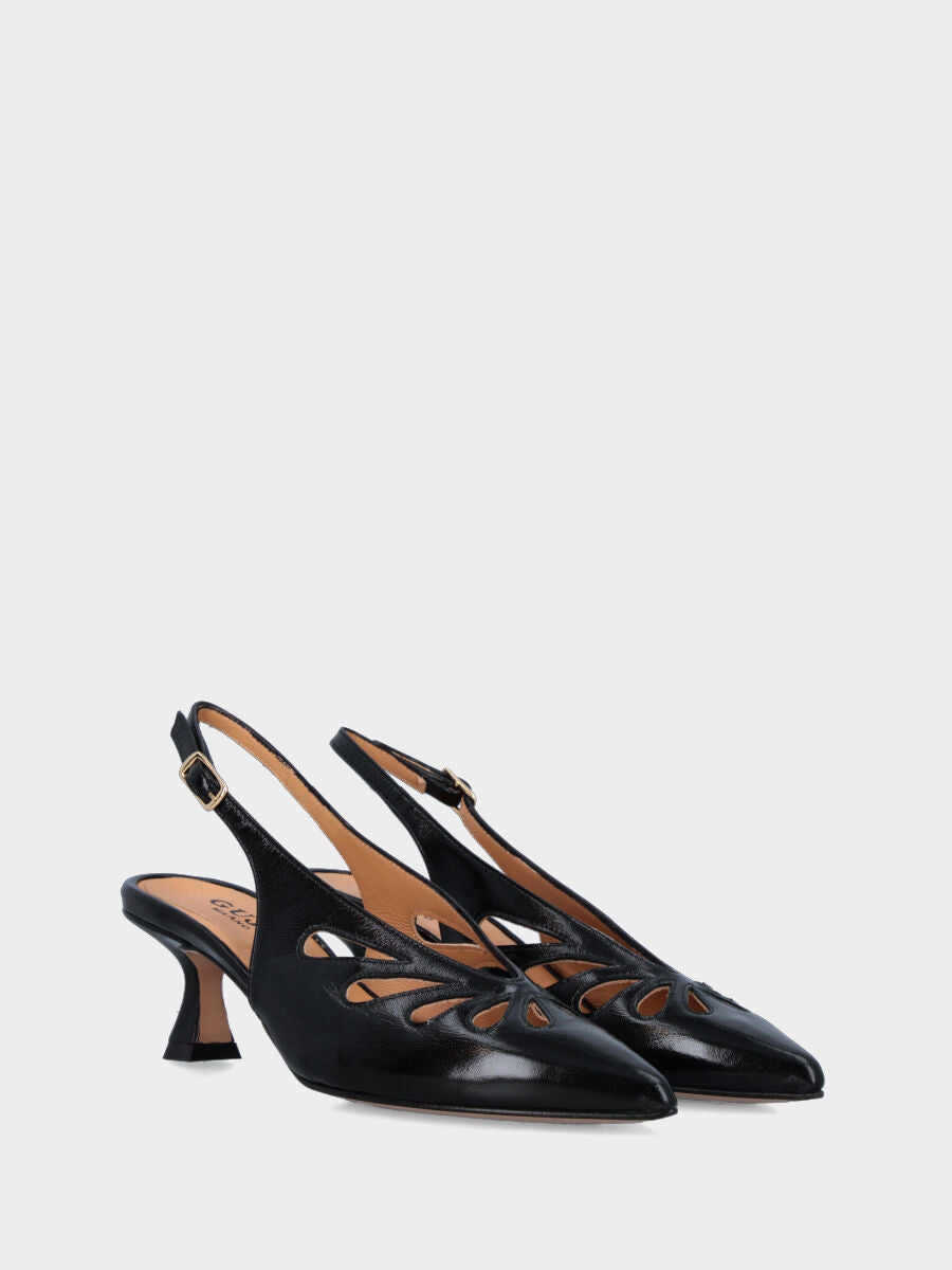 Slingback in verlux nero con aperture a goccia e tacco a calice