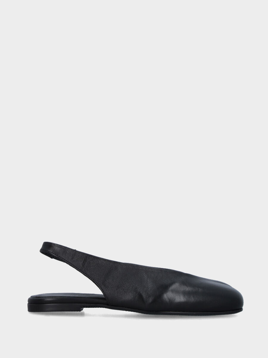 Slingback in nappa nera con scollo a Y e tacco 10 mm