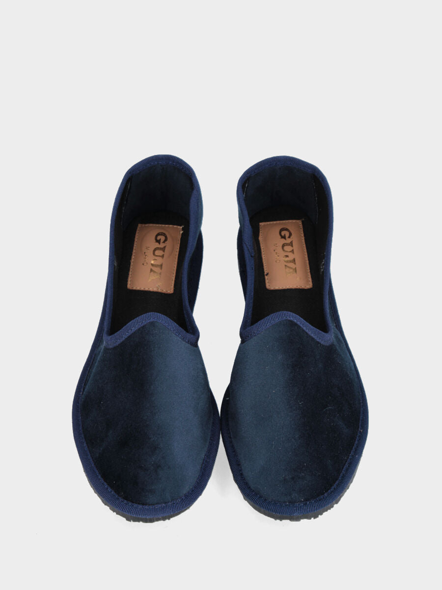 Friulana in velluto blu con punta tonda e suola in gomma