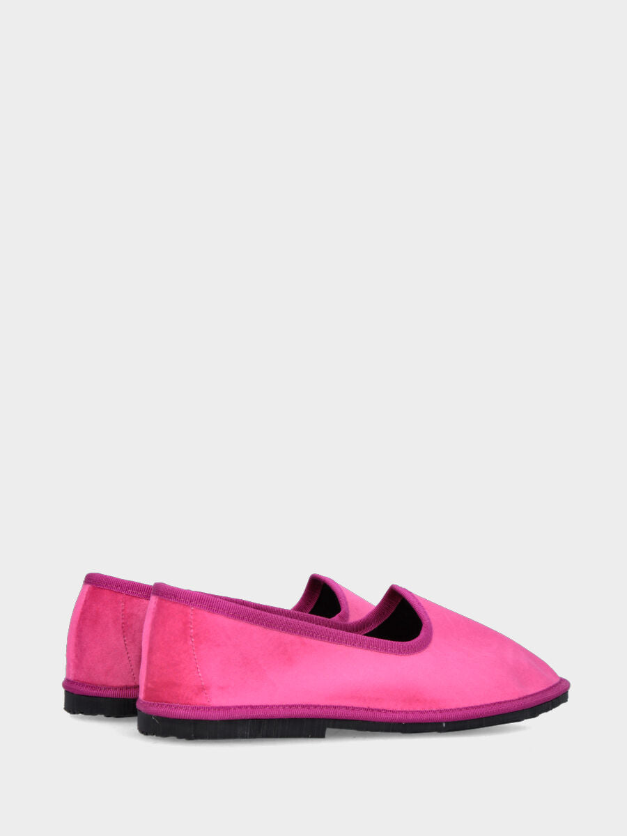 Friulana in velluto fucsia con punta tonda e suola in gomma