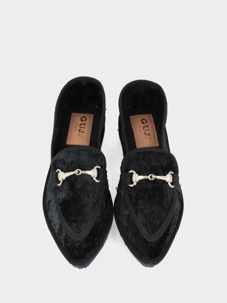 Mocassino friulano in velluto nero con morsetto metallico e tacco flat
