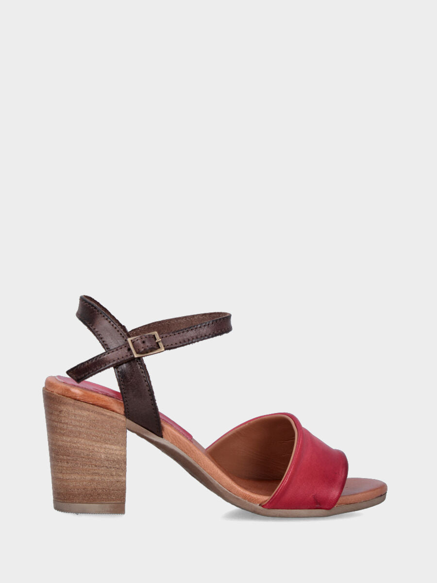 Sandalo monoblocco in vitello rosso con fascia ripiegata